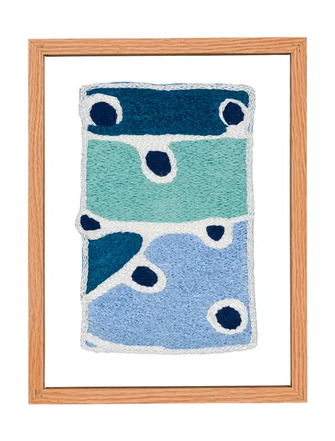 Studio Mogador 1947 - Murmure 7, 2025. Broderie à la main sur coton cousu. Margaux Derhy