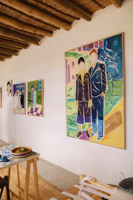 Deux garçons en costume, 2025. Aquarelle sur toile, patron de broderie à la machine à coudre, puis brodé à la main. Margaux Derhy